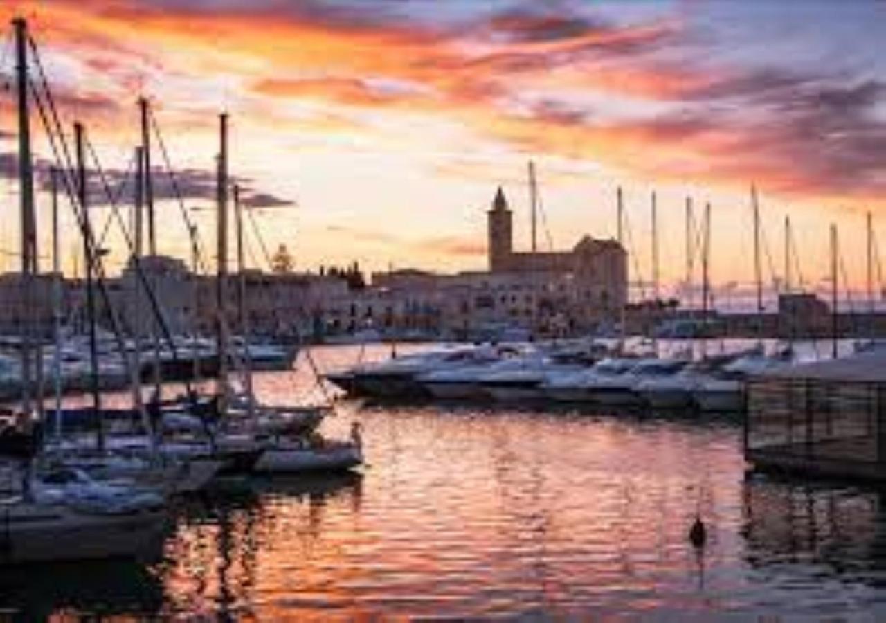 Casa Vacanza -Trani Centro Екстер'єр фото