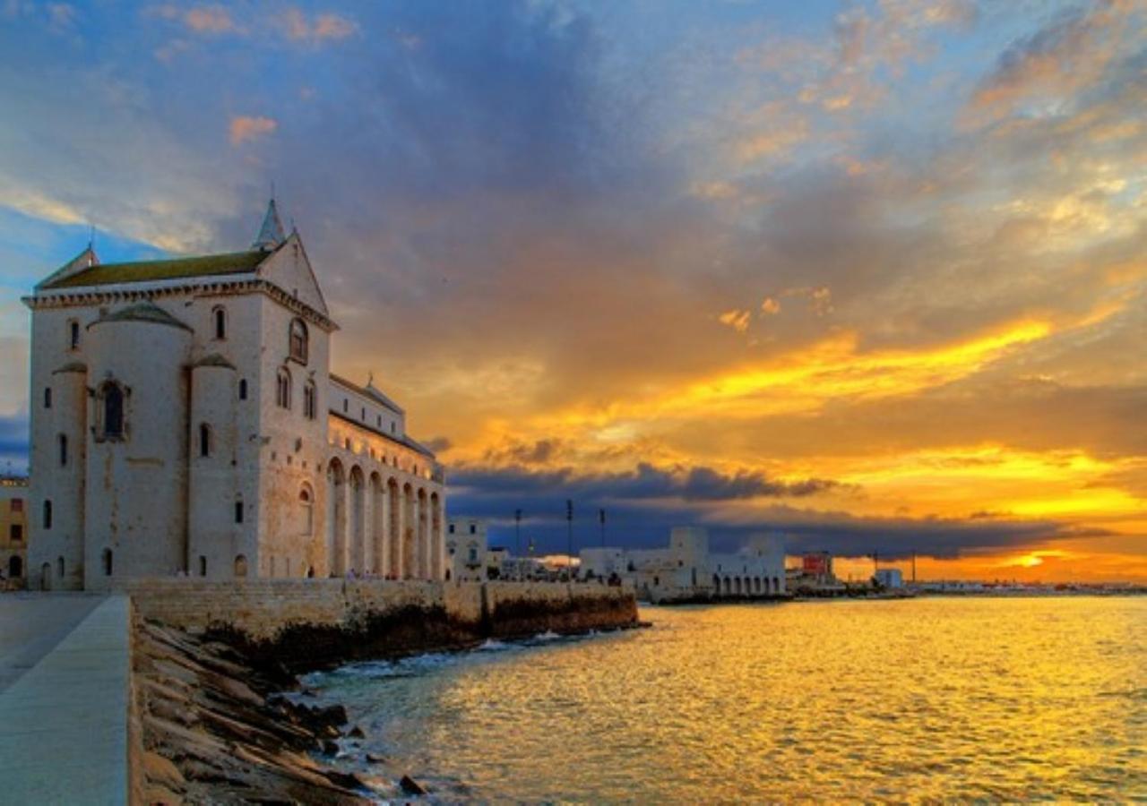 Casa Vacanza -Trani Centro Екстер'єр фото